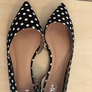 NWOT Black and white polka dot flats. Size 9
